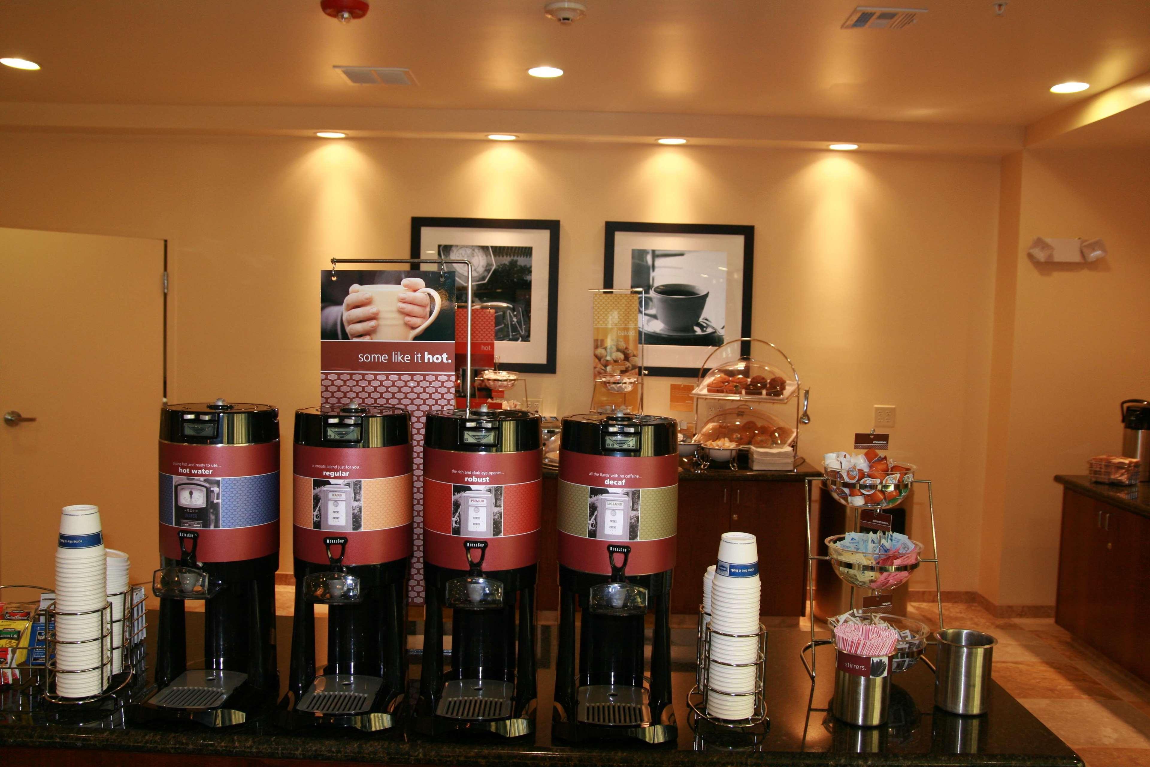 Hampton By Hilton Hotell Brentwood Restaurant bilde